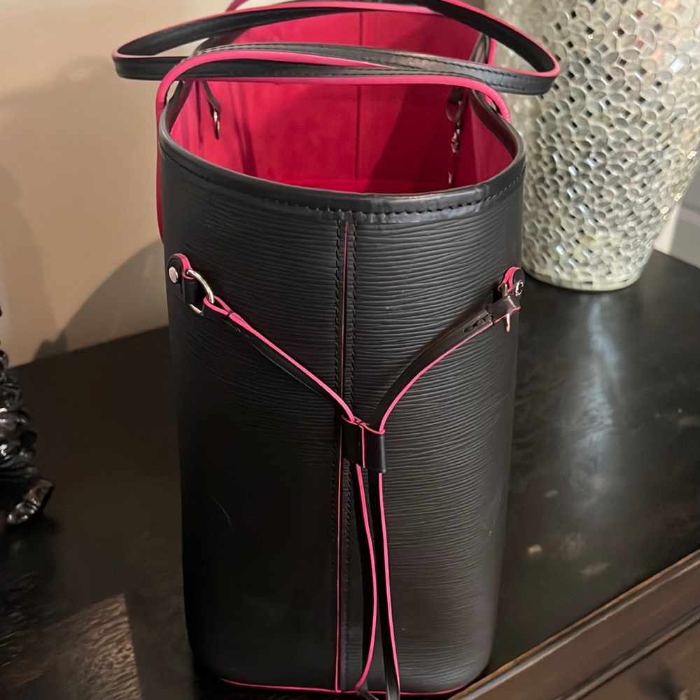 Louis Vuitton never full MM Epi